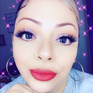 Meet your Posher, Claudia